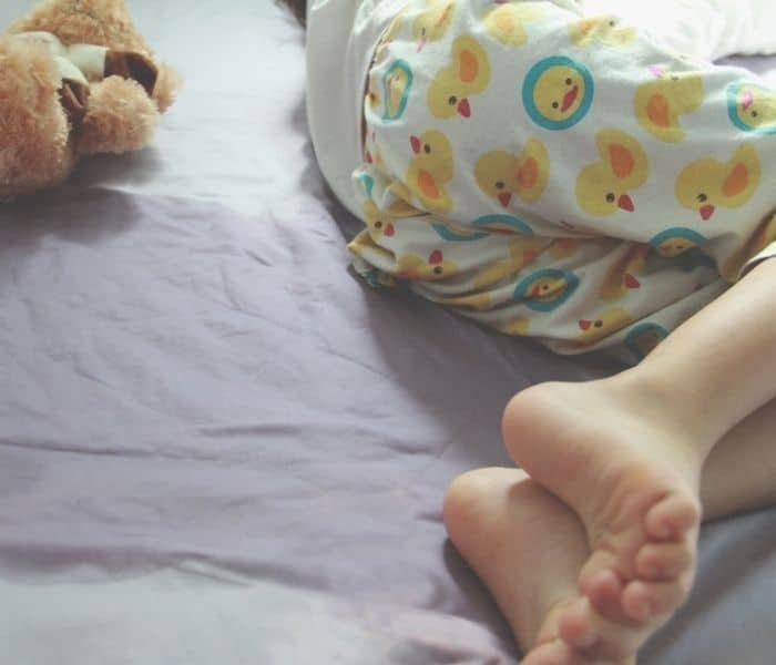 Bé trai 9 tuổi thường xuyên đái dầm ban đêm, bố mẹ đưa đi khám mới phát hiện sự thật gây sốc: cơ thể “thiếu 1 cơ quan”- Ảnh 1.