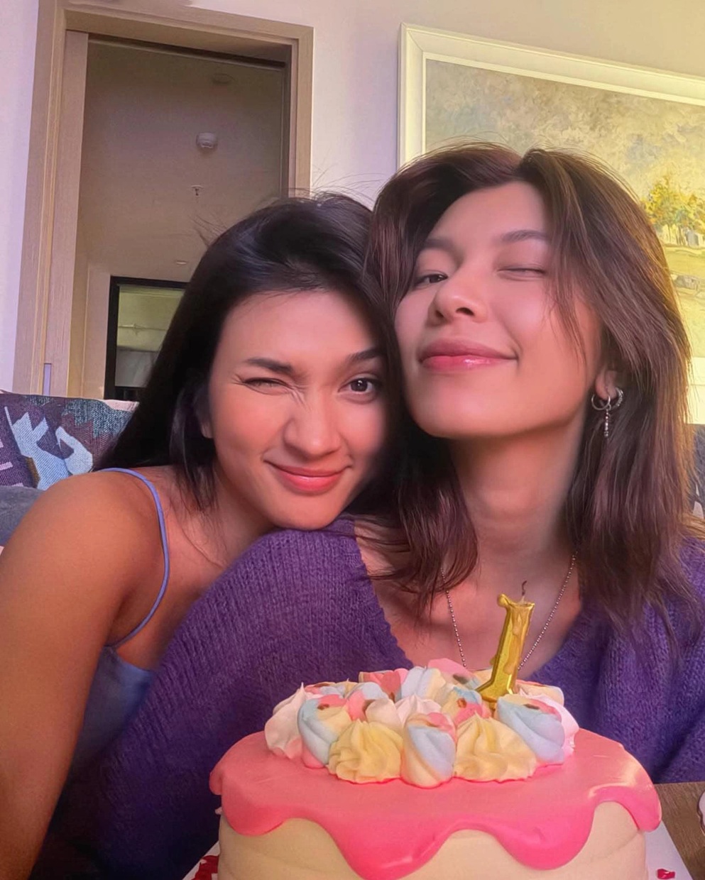 Loạt ảnh tình tứ của diễn viên Kim Tuyến và bạn gái tin đồn- Ảnh 6.