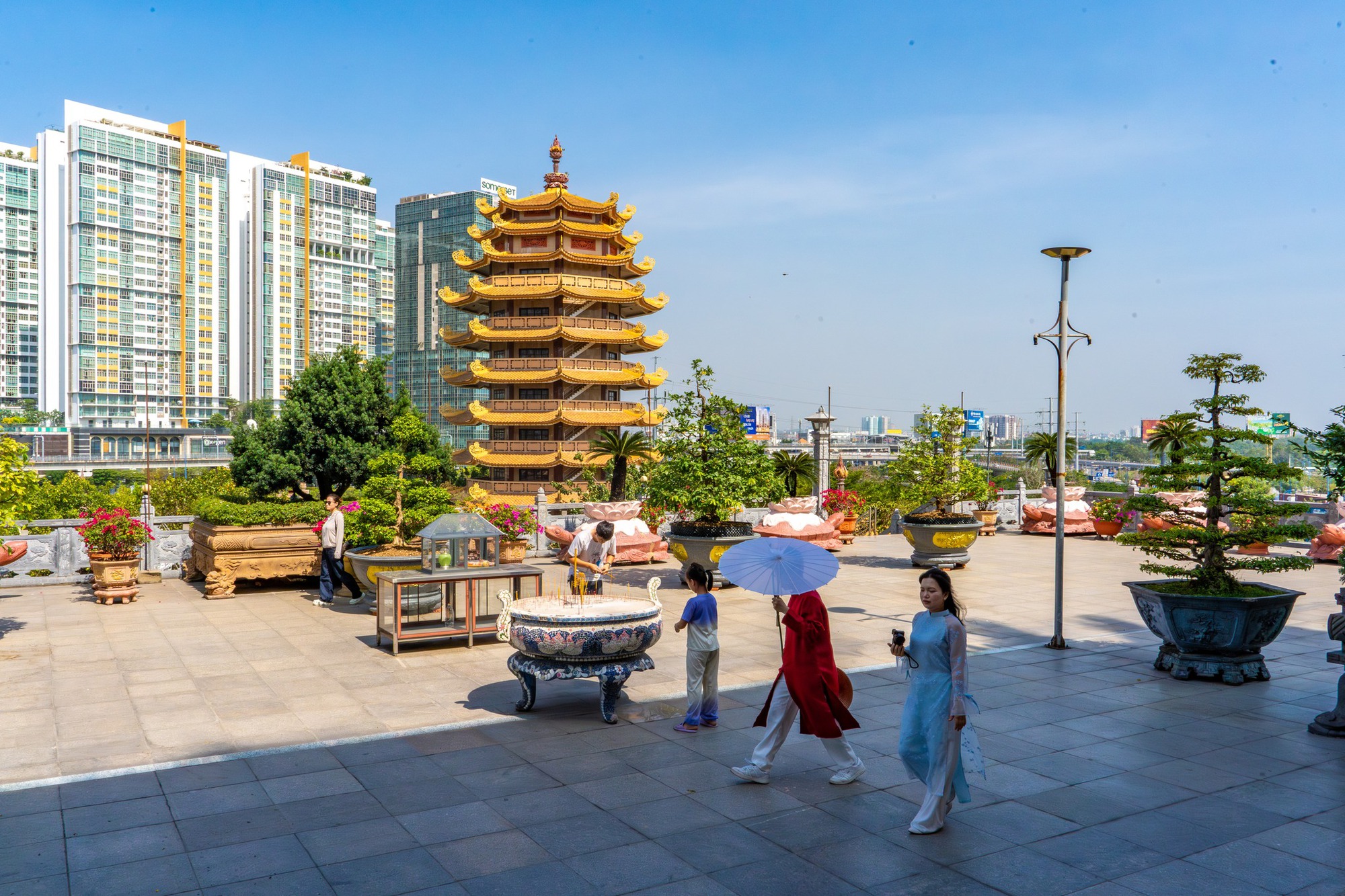 10 địa điểm chụp ảnh Tết miễn phí đang gây bão tại TP.HCM, vừa cổ kính lại đẹp tựa phim trường- Ảnh 10. 10 địa điểm chụp ảnh Tết miễn phí đang gây bão tại TP.HCM, vừa cổ kính lại đẹp tựa phim trường- Ảnh 10.