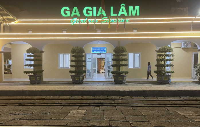 Đề xuất dừng chạy tàu qua "phố cà phê đường tàu" - Ảnh 2.