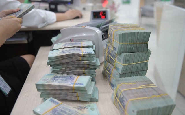 Vi phạm giao th&ocirc;ng trừ v&agrave;o lương từ 2026: Đối tượng v&agrave; mức trừ bao nhi&ecirc;u? - Ảnh 1.