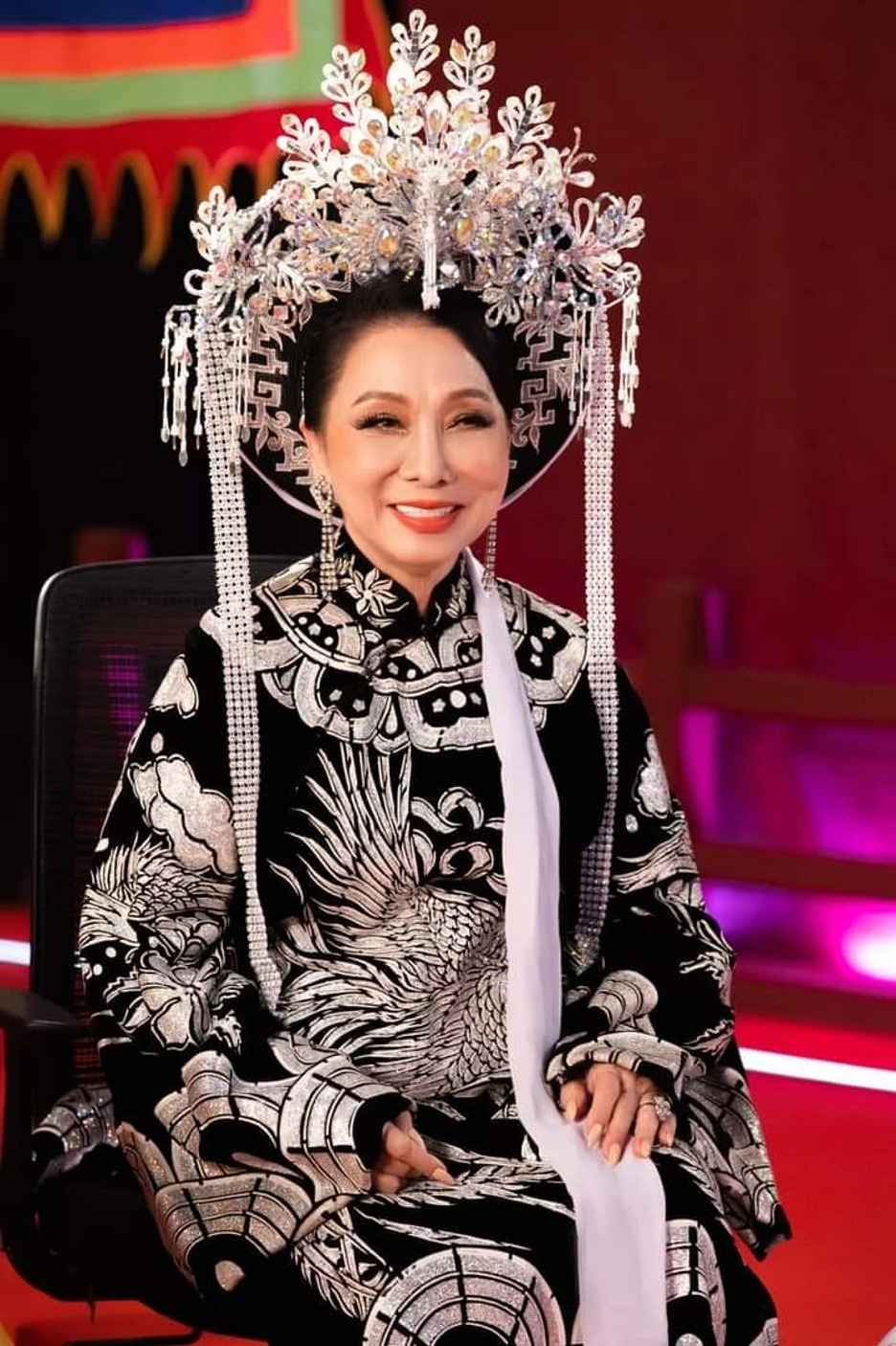 Nữ NSND đầu ti&ecirc;n c&oacute; bằng tiến sĩ, ly h&ocirc;n chồng tỷ ph&uacute;, sống một m&igrave;nh trong biệt thự 1.200m&sup2;- Ảnh 1.