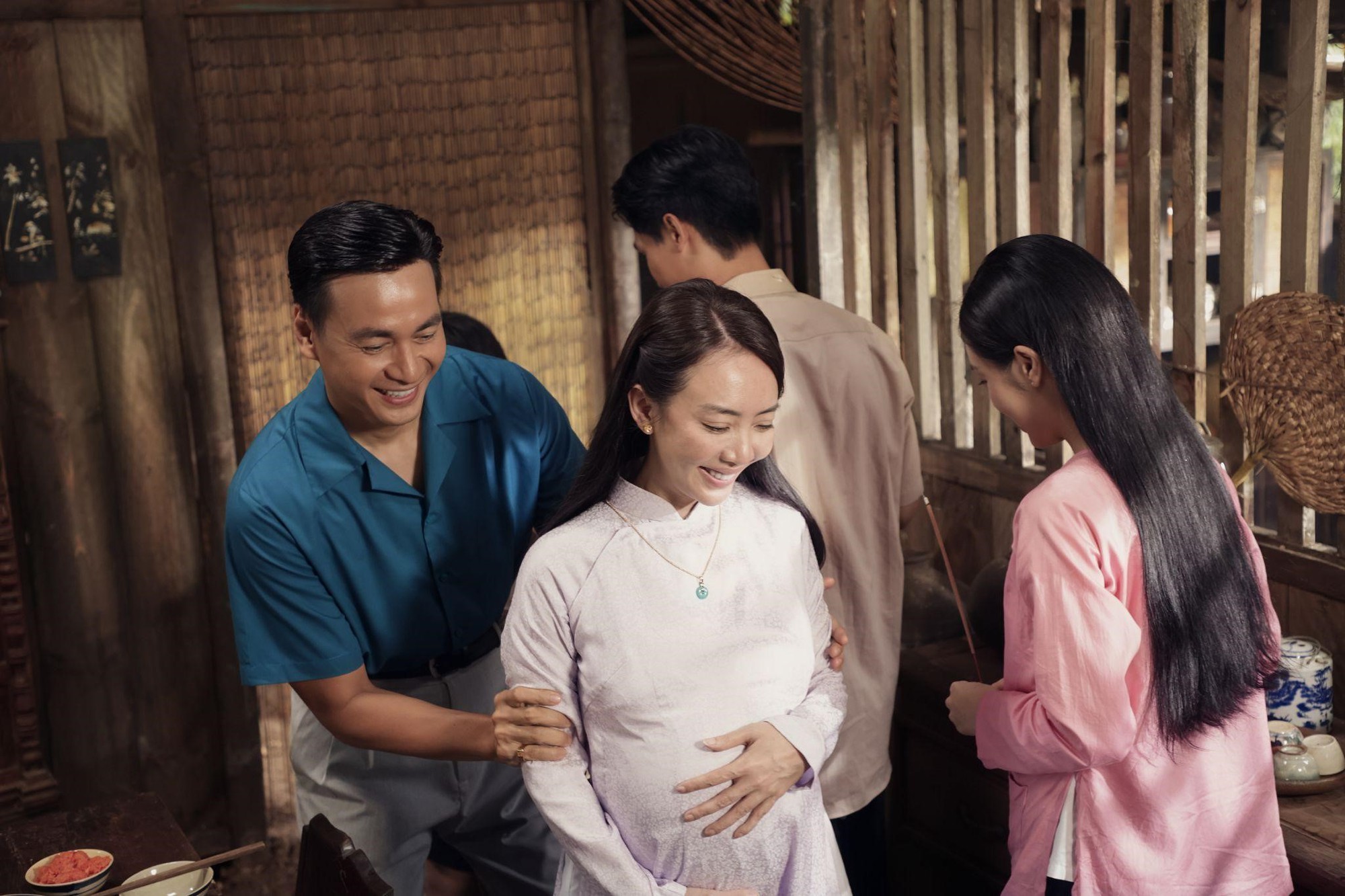 Ai cứu nổi Thu Trang?- Ảnh 3. Ai cứu nổi Thu Trang?- Ảnh 3.