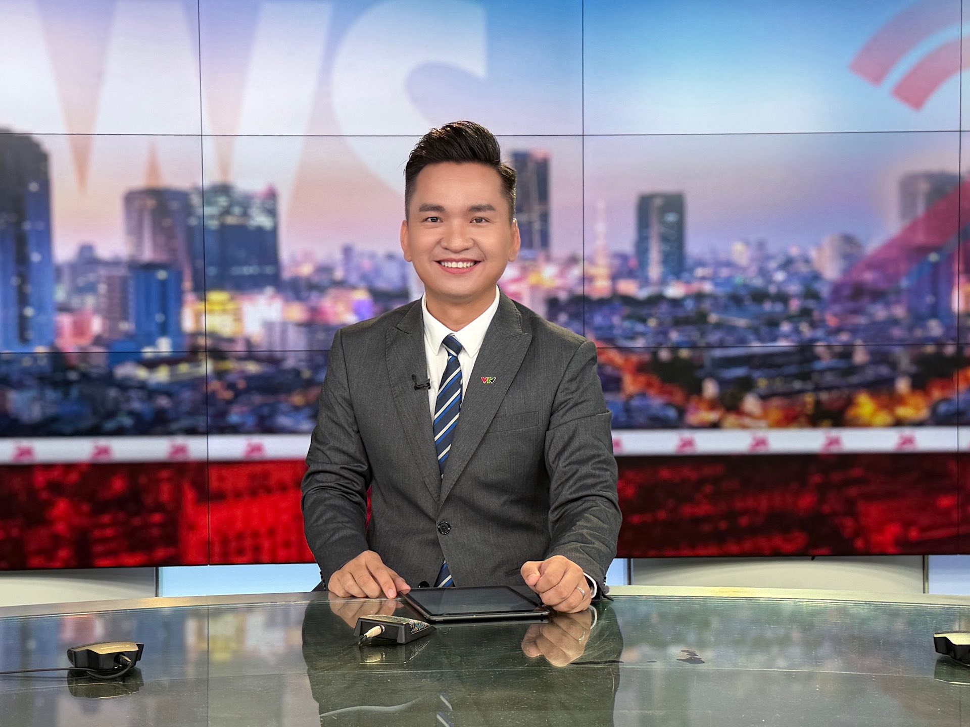 MC truyền hình triệu người yêu mến bật khóc nói về cuộc sống sau khi bị ung thư máu- Ảnh 4. MC truyền hình triệu người yêu mến bật khóc nói về cuộc sống sau khi bị ung thư máu- Ảnh 4.