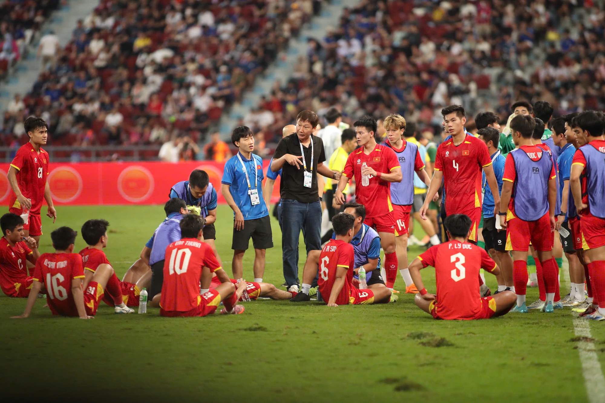 HLV Kim Sang-sik tạo kỷ lục 12 trận to&agrave;n thắng, U23 Việt Nam mạnh chưa từng thấy!- Ảnh 2.