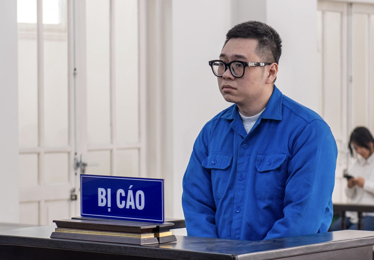 Người đàn ông hành hung phụ nữ ở sảnh thang máy lĩnh 6 tháng tù - Ảnh 1.