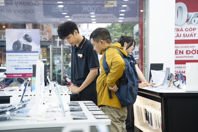 Smartphone "nồi đồng cối đ&aacute;" nhất tầm gi&aacute; 6 triệu: Rơi từ 2.5m kh&ocirc;ng vỡ, kh&aacute;ng nước IP69K - Ảnh 2.