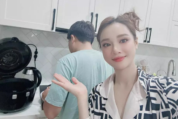 Diễn vi&ecirc;n lấy chồng nổi tiếng nhất nh&igrave; Việt Nam: Ở nh&agrave; vườn 70 tỷ, chồng cho đứng t&ecirc;n h&agrave;ng loạt biệt thự - Ảnh 4.