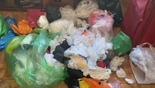 Người ngh&egrave;o chấp niệm 7 thứ "chật nh&agrave;", người gi&agrave;u mạnh dạn bỏ đi kh&ocirc;ng luyến tiếc - Ảnh 1.