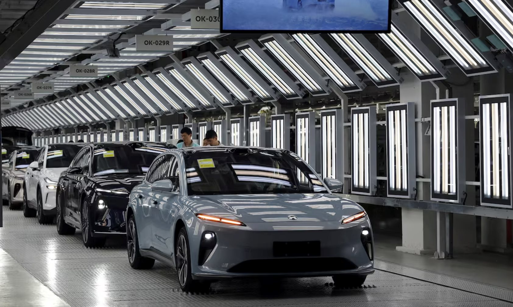 Dây chuyền ô tô điện Trung Quốc ngừng hoạt động do xe xăng xuất khẩu ồ ạt ra thế giới - Ảnh 3.