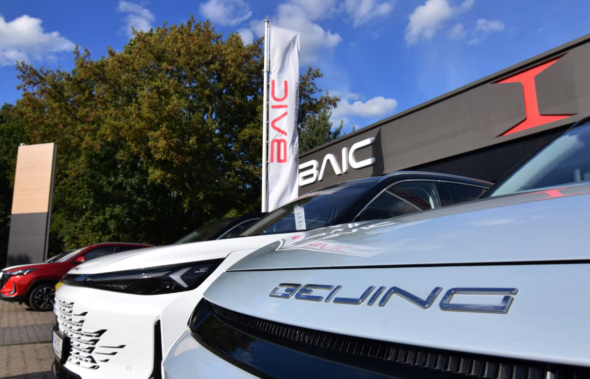 Dây chuyền ô tô điện Trung Quốc ngừng hoạt động do xe xăng xuất khẩu ồ ạt ra thế giới - Ảnh 2.