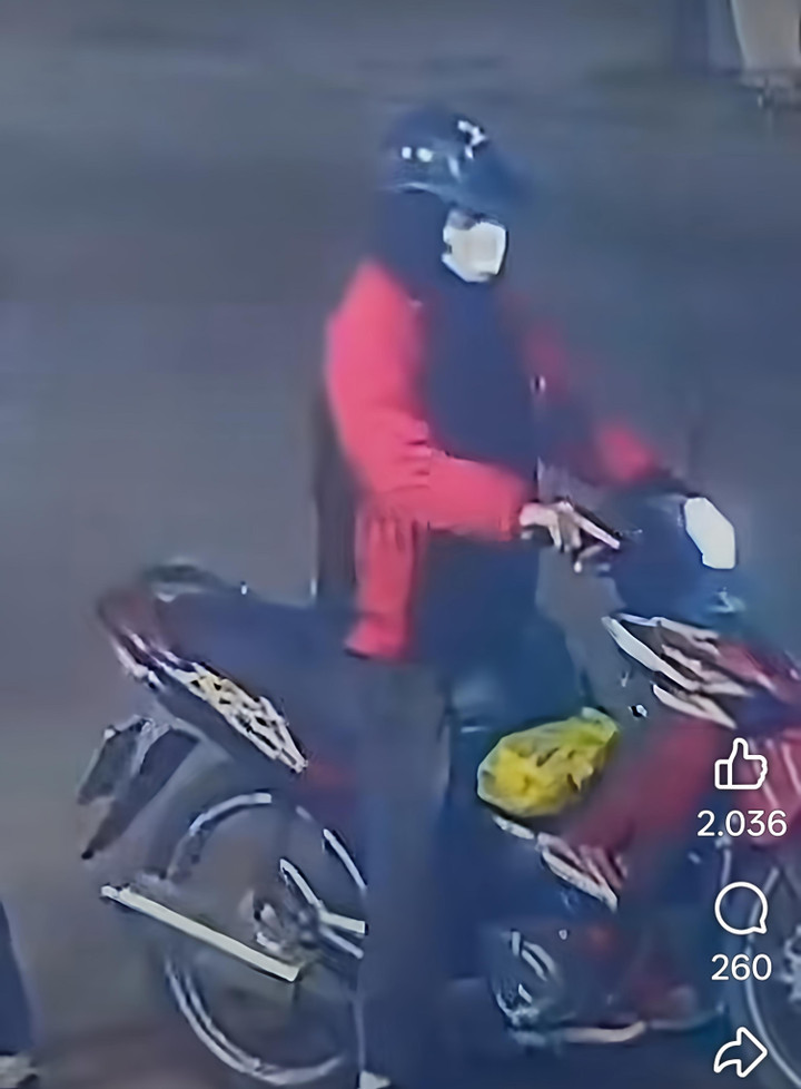 Giả vờ giúp nạn nhân tai nạn rồi trộm điện thọai gây phẫn nộ dư luận - Ảnh 2.