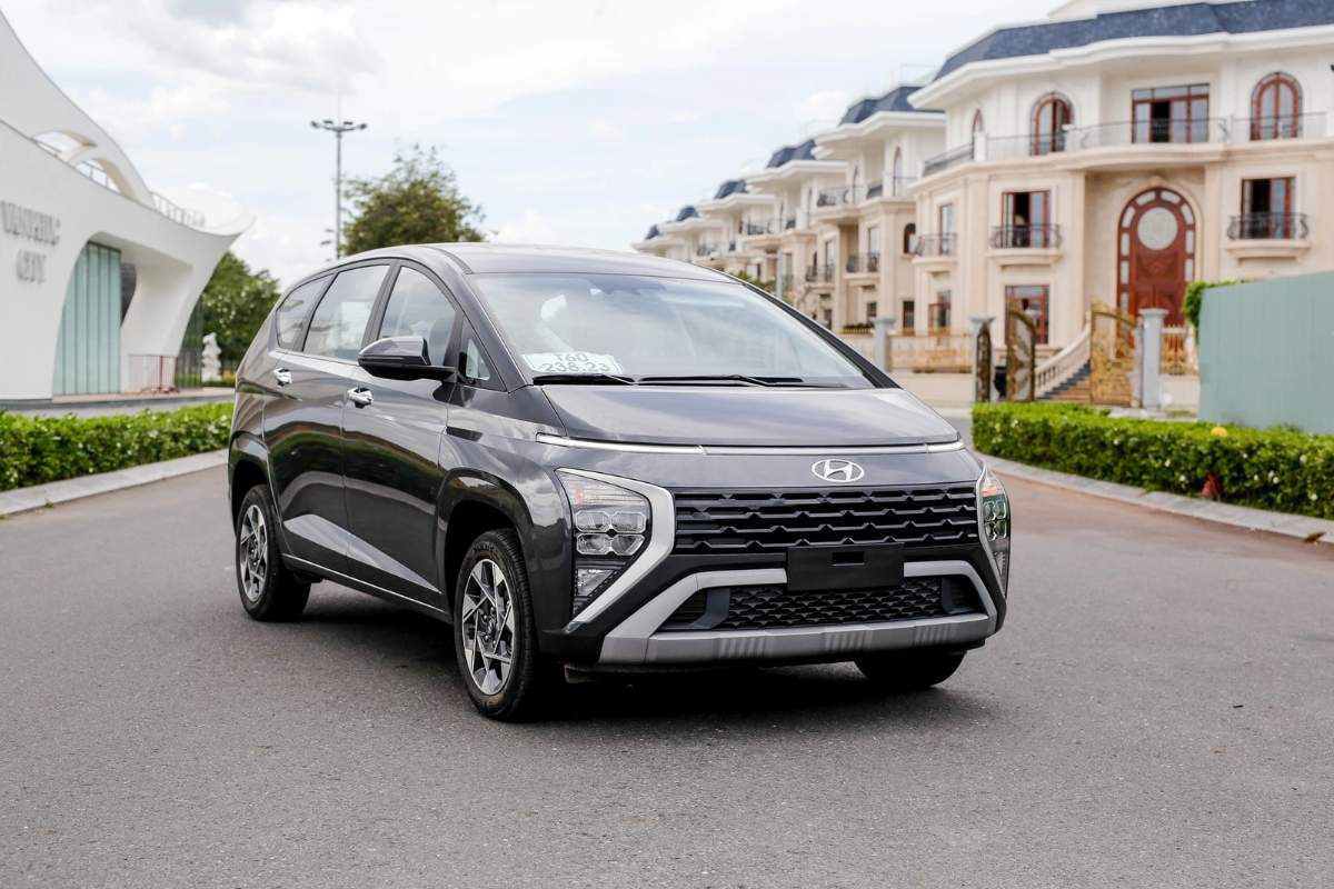 Hyundai có xe 7 chỗ thực dụng, ngang cỡ Xpander đang ưu đãi gần 100 triệu, bảo hành gần một thập kỷ - Ảnh 2.