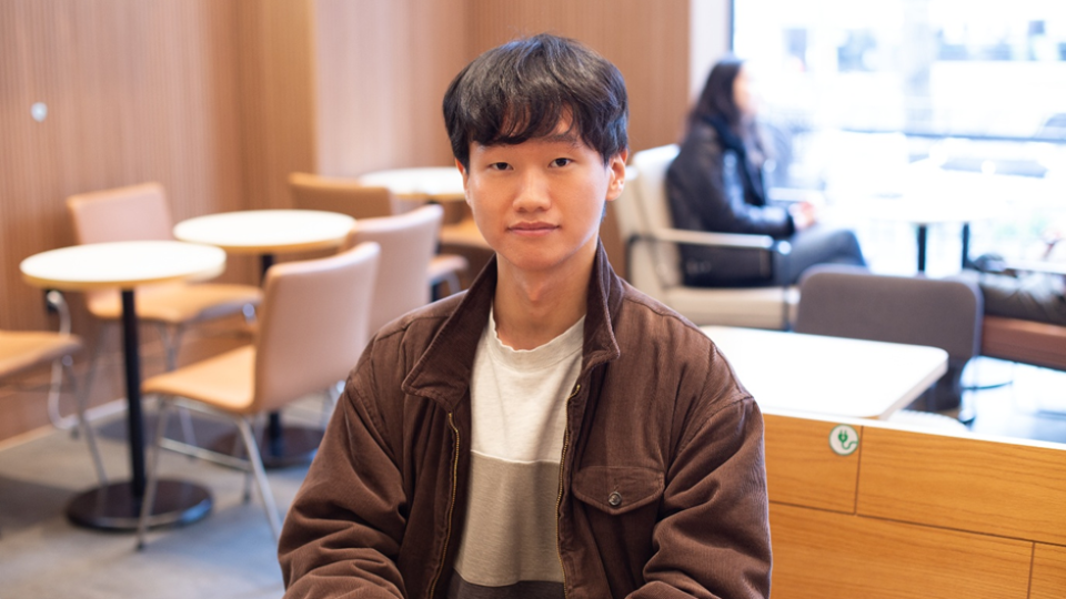 Chiếc ghế sofa di động l&agrave;m kh&oacute; giới khoa học suốt 60 năm qua - Ảnh 1.