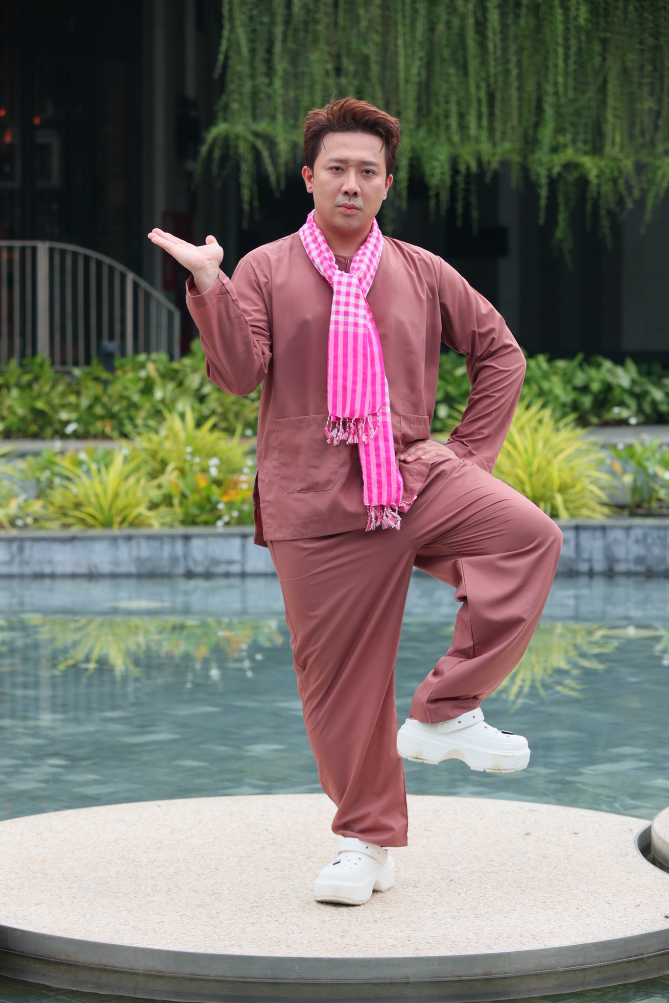 Trấn Thành bị bắt quả tang lúc 2 giờ sáng- Ảnh 2.