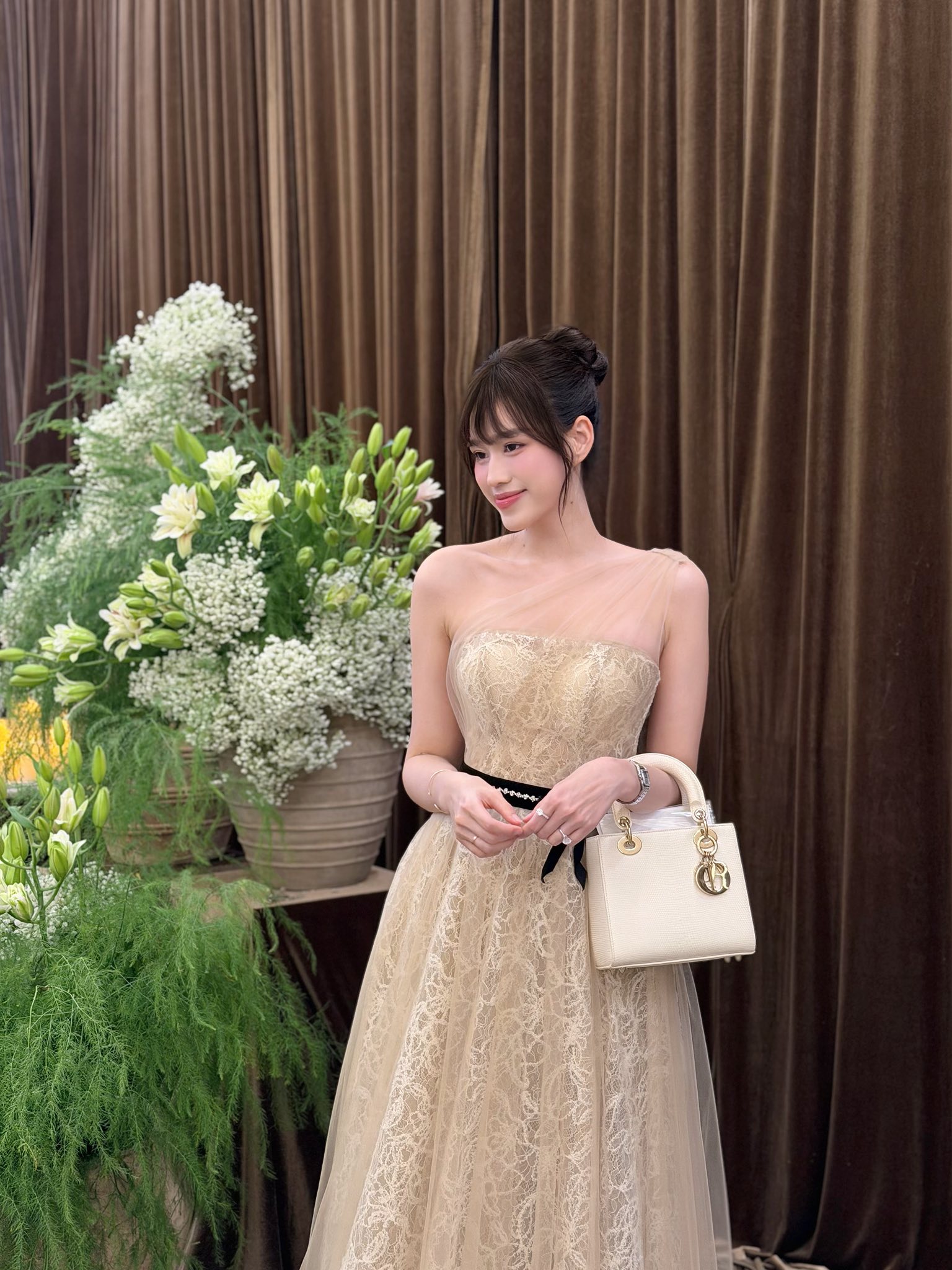 Đỗ Thị H&agrave; sao lạ thế n&agrave;y?- Ảnh 3.