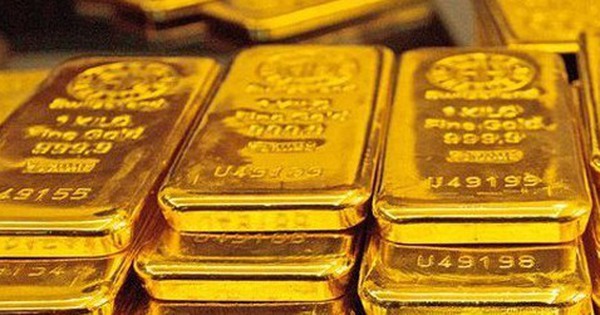 Gi&aacute; v&agrave;ng đột ngột lao dốc