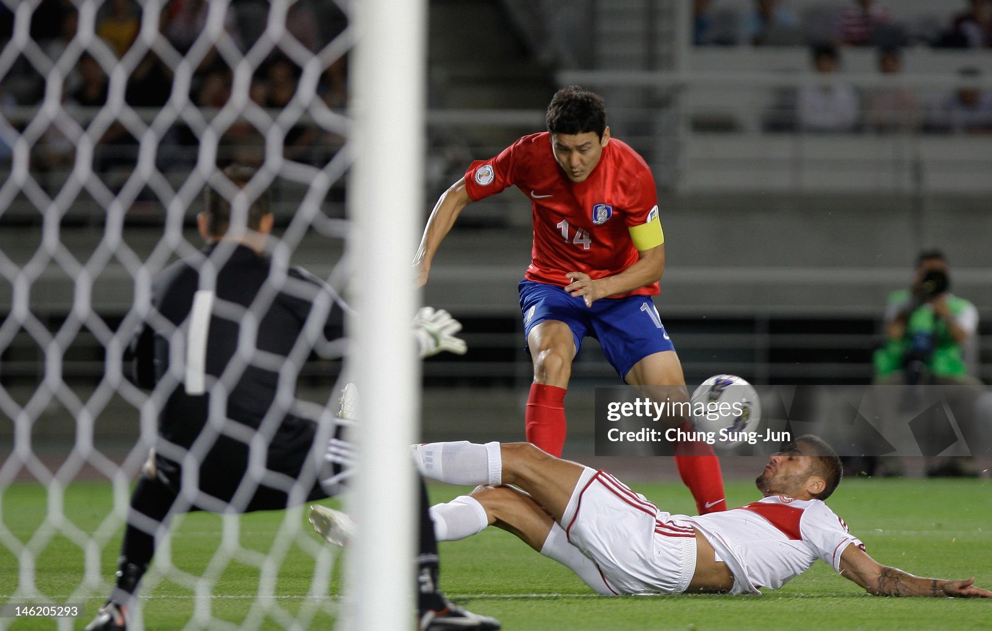 Chân dung "phù thuỷ" giúp U23 Việt Nam "đáng gờm" ở U23 châu Á: Profile xịn xò, từng là mỹ nam sân cỏ World Cup - Ảnh 11.