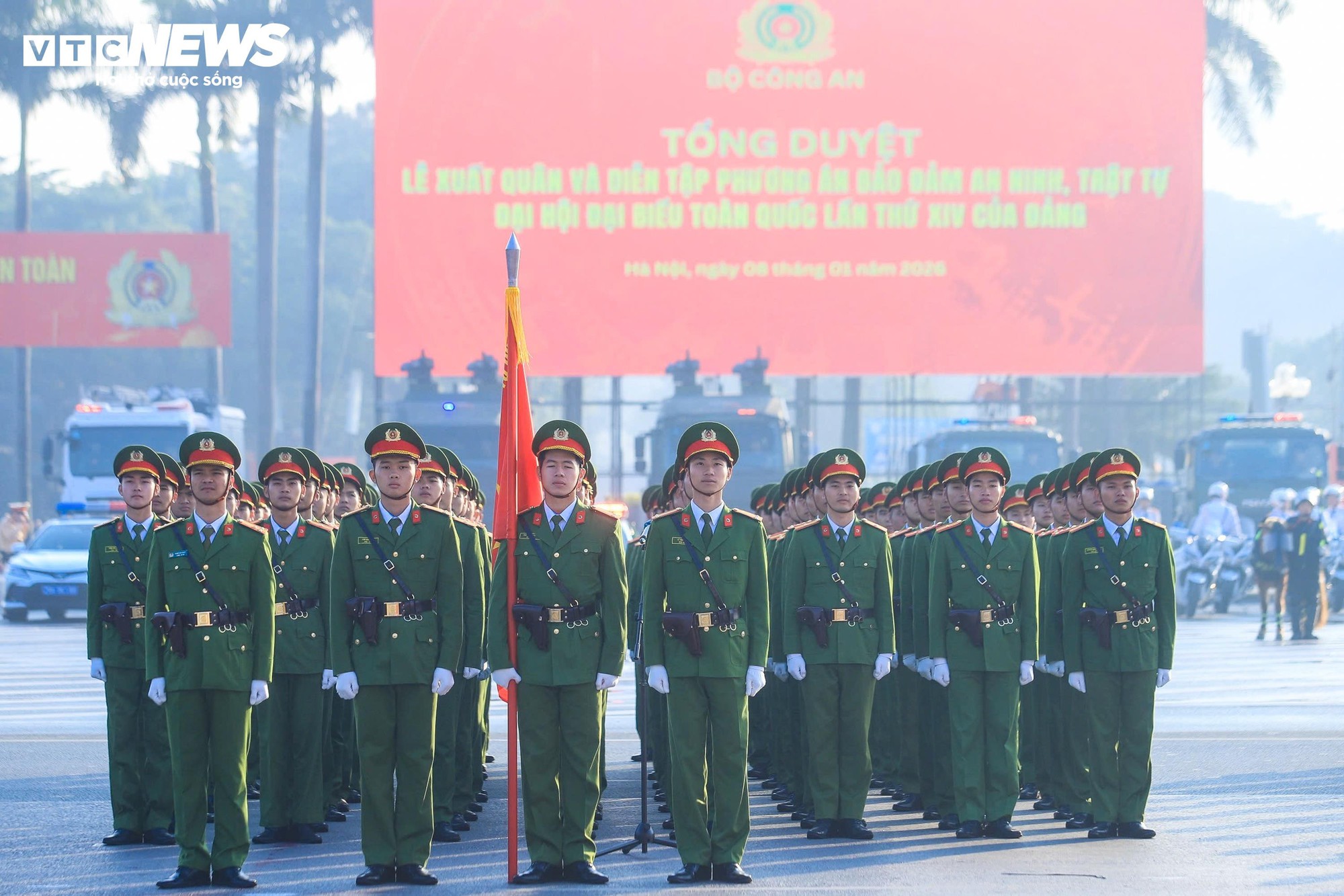 H&agrave;ng ngh&igrave;n cảnh s&aacute;t v&agrave; kh&iacute; t&agrave;i hiện đại bảo vệ Đại hội XIV của Đảng - Ảnh 1.