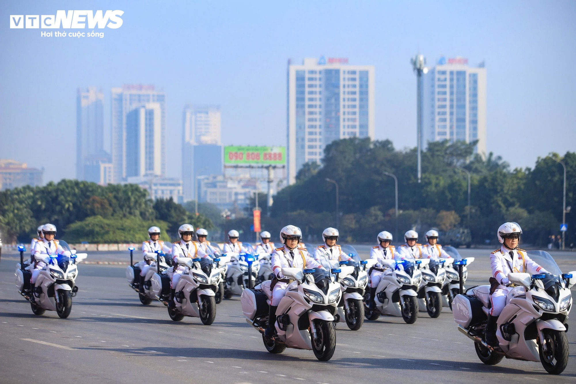 H&agrave;ng ngh&igrave;n cảnh s&aacute;t v&agrave; kh&iacute; t&agrave;i hiện đại bảo vệ Đại hội XIV của Đảng - Ảnh 13.