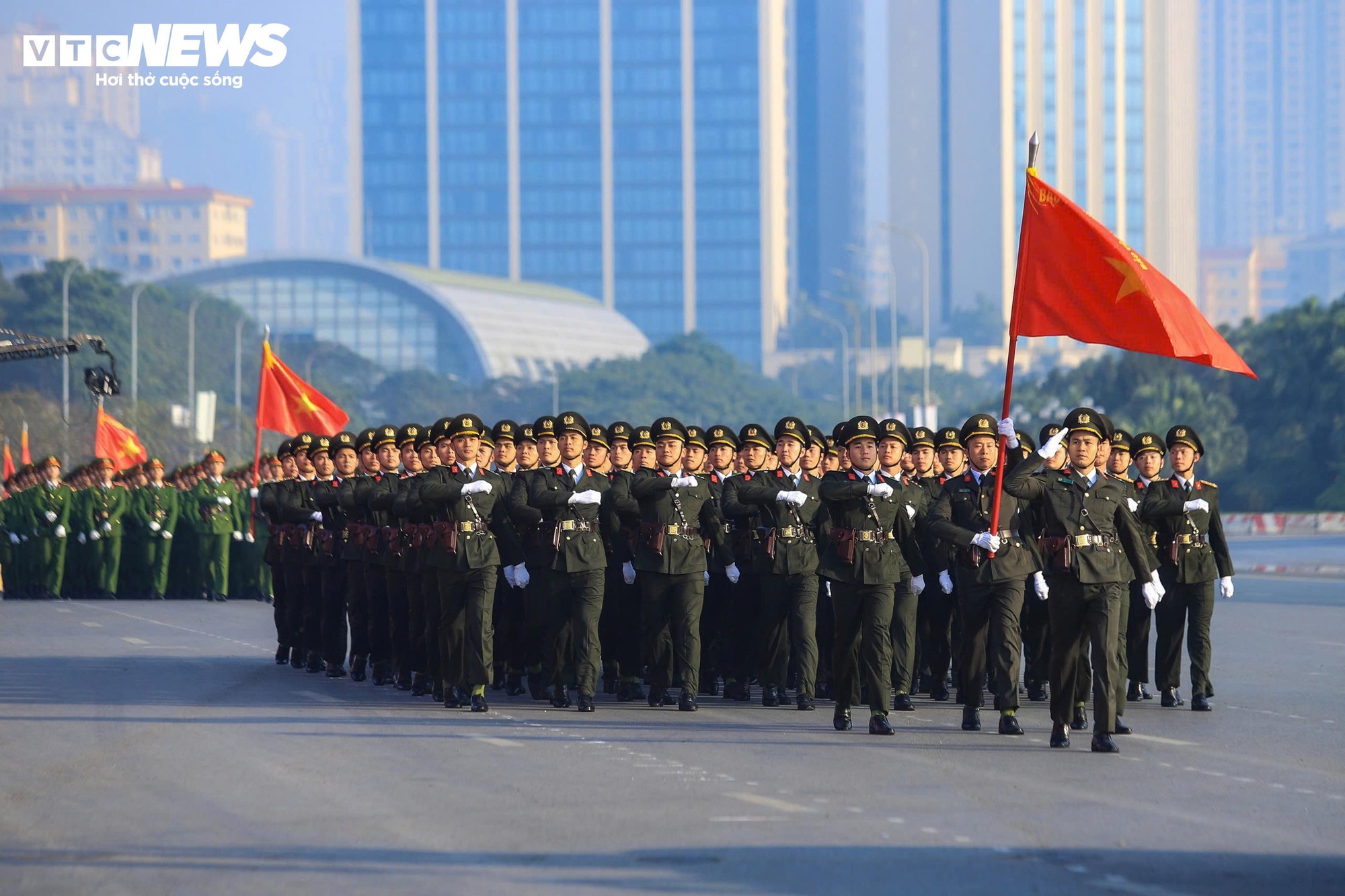 H&agrave;ng ngh&igrave;n cảnh s&aacute;t v&agrave; kh&iacute; t&agrave;i hiện đại bảo vệ Đại hội XIV của Đảng - Ảnh 6.