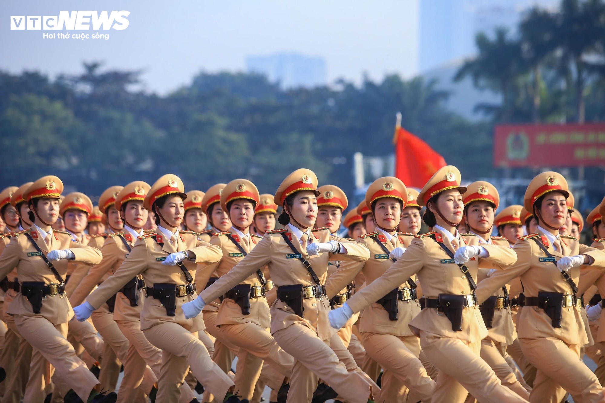 H&agrave;ng ngh&igrave;n cảnh s&aacute;t v&agrave; kh&iacute; t&agrave;i hiện đại bảo vệ Đại hội XIV của Đảng - Ảnh 8.