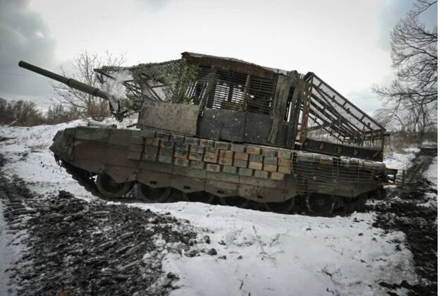 Chiến thuật xe tăng mới của Nga kết hợp drone để giảm tổn thất chiến trường - Ảnh 1.