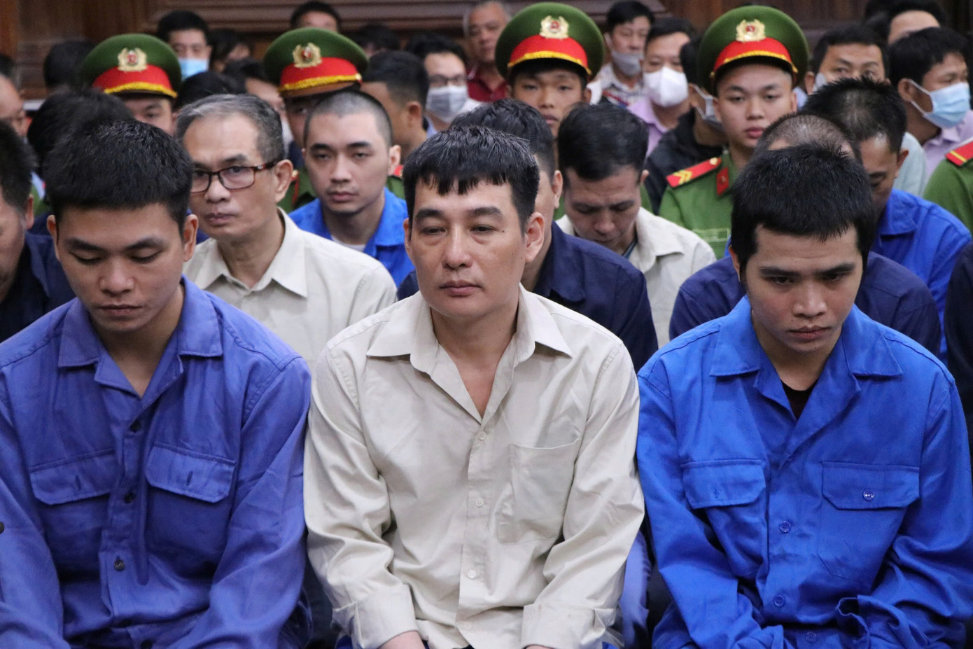 X&eacute;t xử hối lộ tại Trung t&acirc;m đăng kiểm xe cơ giới 50 - 04 V với 64 bị c&aacute;o hầu t&ograve;a - Ảnh 1.