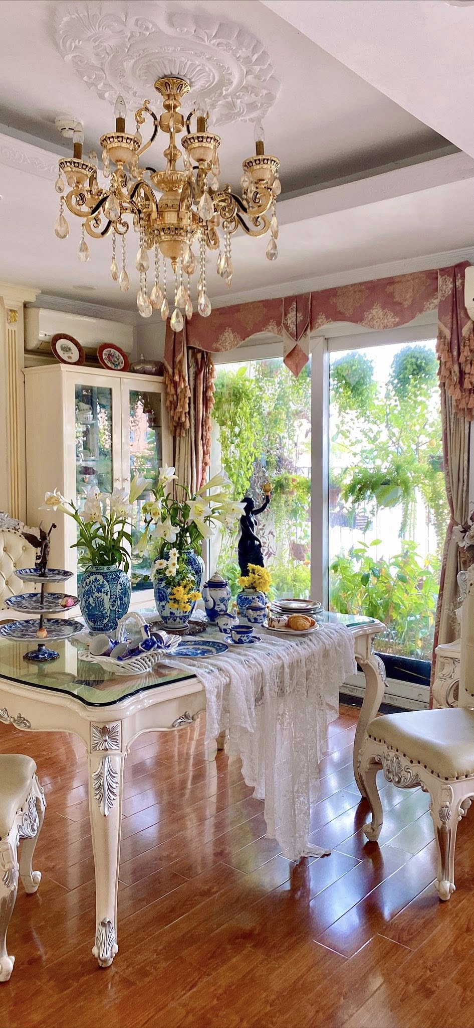 Căn hộ 156m&sup2; ngập hoa của vợ chồng U60 ở H&agrave; Nội - nơi tuổi trung ni&ecirc;n chậm lại v&agrave; an y&ecirc;n- Ảnh 8.