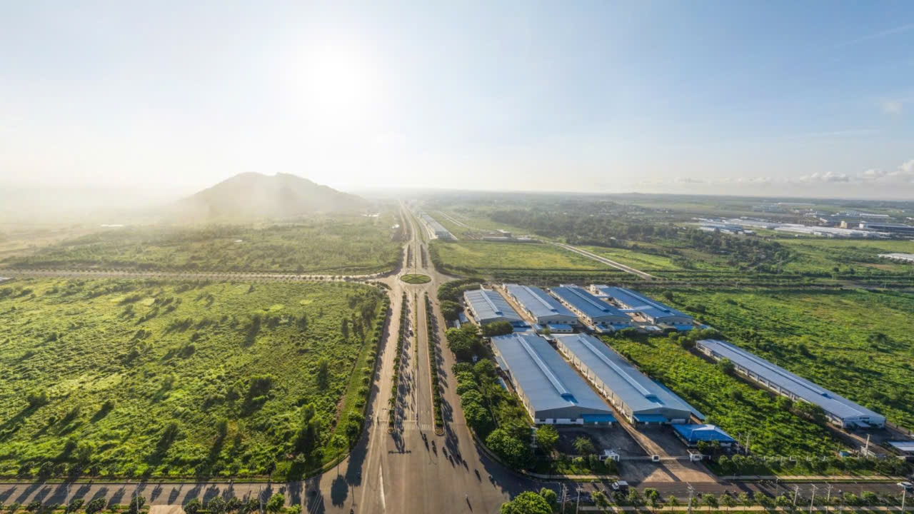 Vượt chỉ ti&ecirc;u cao nhất cả nước, GRDP b&igrave;nh qu&acirc;n đầu người của thủ phủ c&ocirc;ng nghiệp Việt Nam đạt mức n&agrave;o?- Ảnh 1.