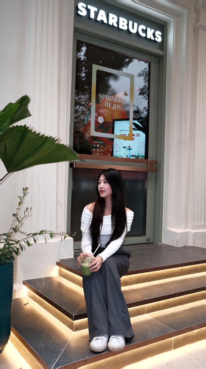 Starbucks "&ocirc;m" loạt vị tr&iacute; v&agrave;ng tỷ đồng - v&aacute;n cược mặt bằng tại Việt Nam - Ảnh 4.