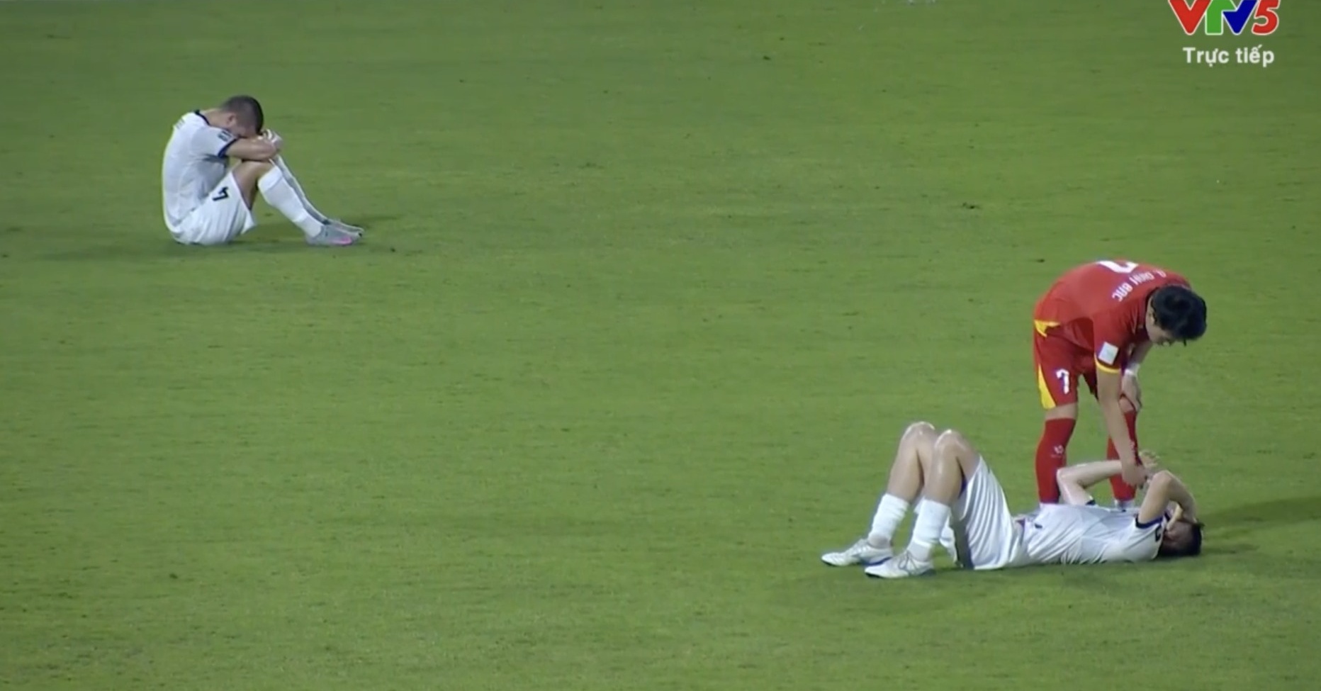 U23 Kyrgyzstan ôm mặt bật khóc sau trận thua, phản ứng của cầu thủ U23 Việt Nam 10 điểm!- Ảnh 5.