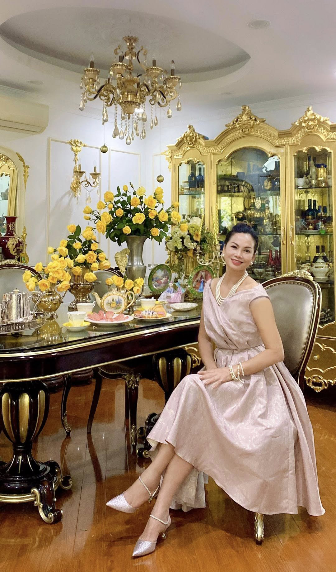 Căn hộ 156m&sup2; ngập hoa của vợ chồng U60 ở H&agrave; Nội - nơi tuổi trung ni&ecirc;n chậm lại v&agrave; an y&ecirc;n- Ảnh 12.