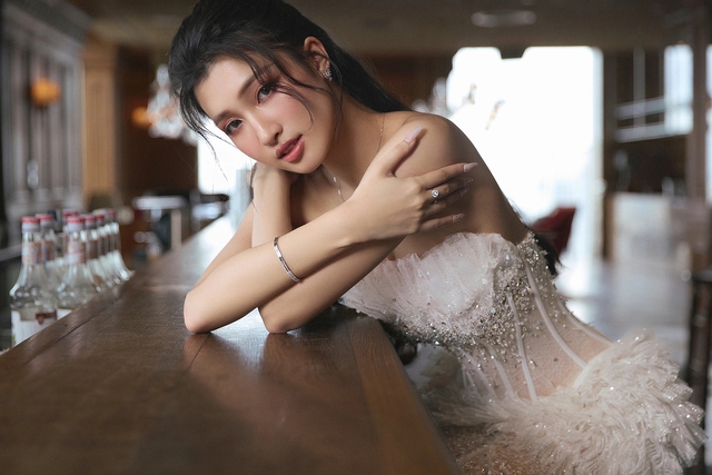 Ảnh cưới của &Aacute; hậu Phương Nhi: Visual v&agrave; thần th&aacute;i 100 điểm!- Ảnh 4.