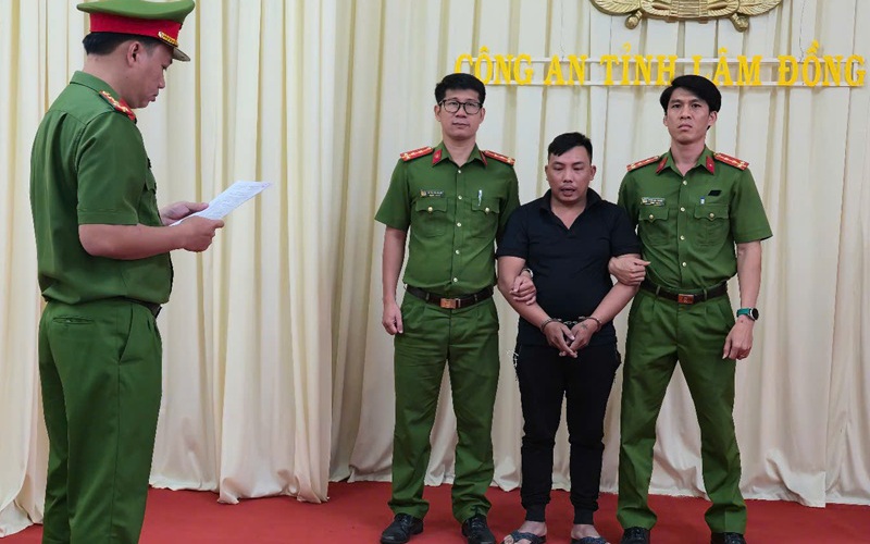 Ra lệnh bắt tạm giam t&agrave;i xế xe kh&aacute;ch Nguyễn Đức T&iacute;n - Ảnh 2.