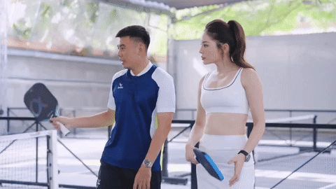 Đi học muộn nhưng thầy xịn khỏi bàn: Kỳ Duyên được Lý Hoàng Nam kèm cặp chơi pickleball, visual trắng phát sáng gây sốt MXH- Ảnh 10. Đi học muộn nhưng thầy xịn khỏi bàn: Kỳ Duyên được Lý Hoàng Nam kèm cặp chơi pickleball, visual trắng phát sáng gây sốt MXH- Ảnh 10.