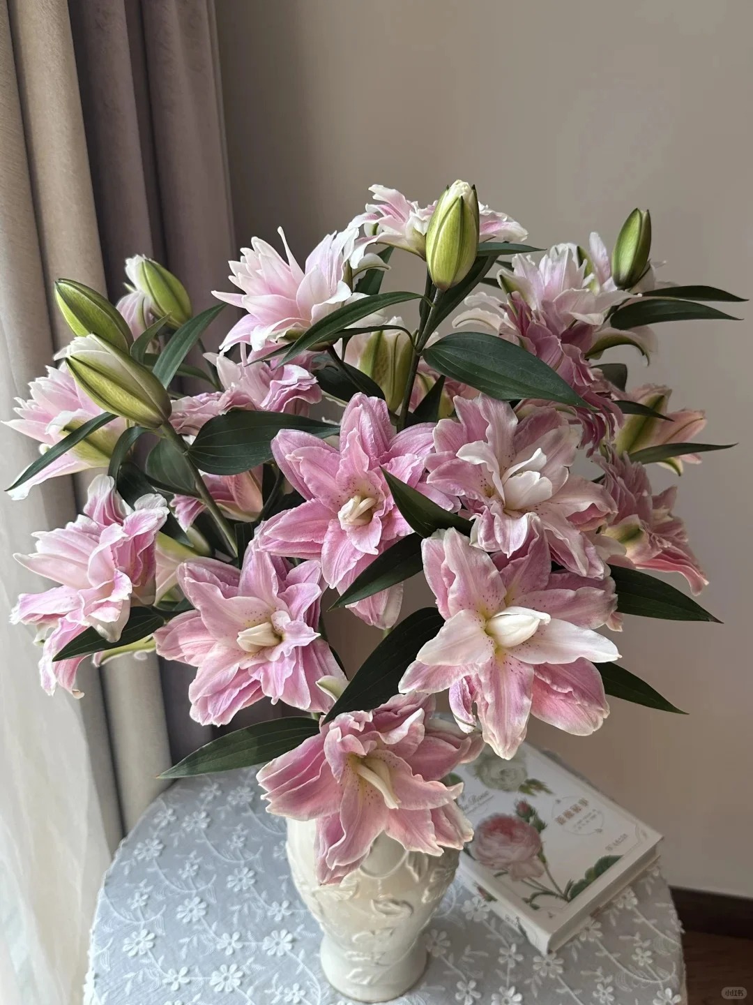 Tranh c&atilde;i về hoa Ly ng&agrave;y Tết: N&ecirc;n chưng hay ki&ecirc;ng để mang t&agrave;i lộc? - Ảnh 14.