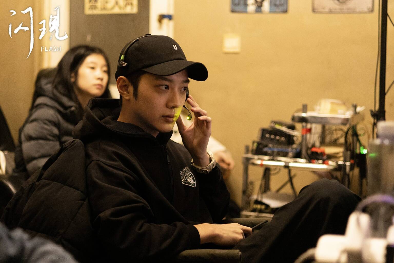 Bản tin thời sự xuất hiện 1 nam thần tại hội nghị thượng đỉnh, 23 tuổi l&agrave; c&ocirc;ng chức - đại biểu của giới văn ho&aacute;- Ảnh 5.