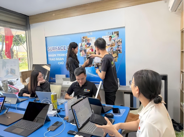 Surfacecity: Hệ Thống Phân Phối Surface Chính Hãng Cho Người Cần Bảo Hành & Hỗ Trợ Lâu Dài - Ảnh 2. Surfacecity: Hệ Thống Phân Phối Surface Chính Hãng Cho Người Cần Bảo Hành & Hỗ Trợ Lâu Dài - Ảnh 2.