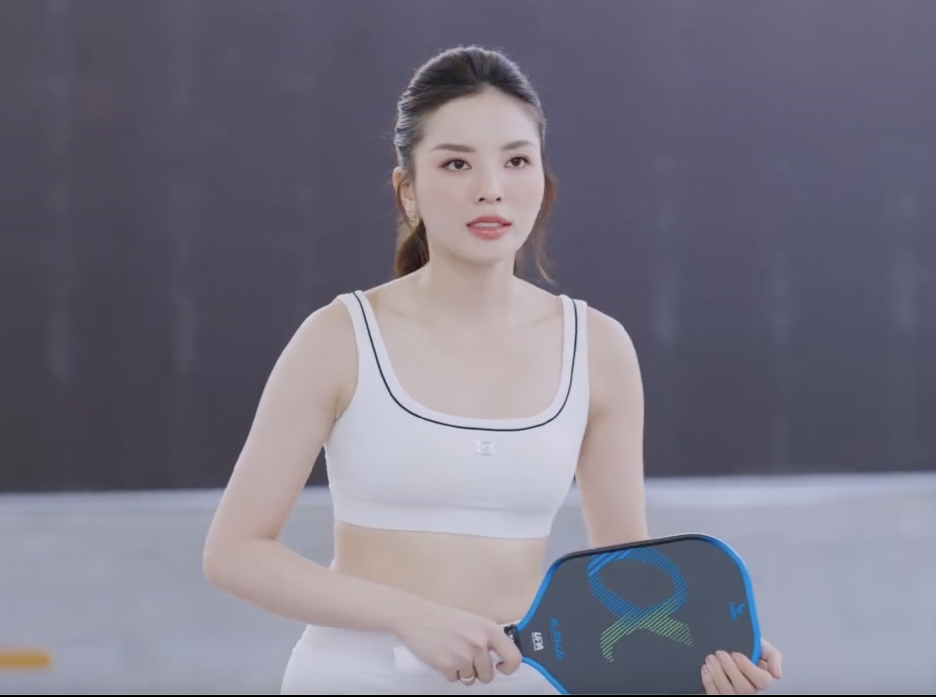 Đi học muộn nhưng thầy xịn khỏi bàn: Kỳ Duyên được Lý Hoàng Nam kèm cặp chơi pickleball, visual trắng phát sáng gây sốt MXH- Ảnh 2. Đi học muộn nhưng thầy xịn khỏi bàn: Kỳ Duyên được Lý Hoàng Nam kèm cặp chơi pickleball, visual trắng phát sáng gây sốt MXH- Ảnh 2.