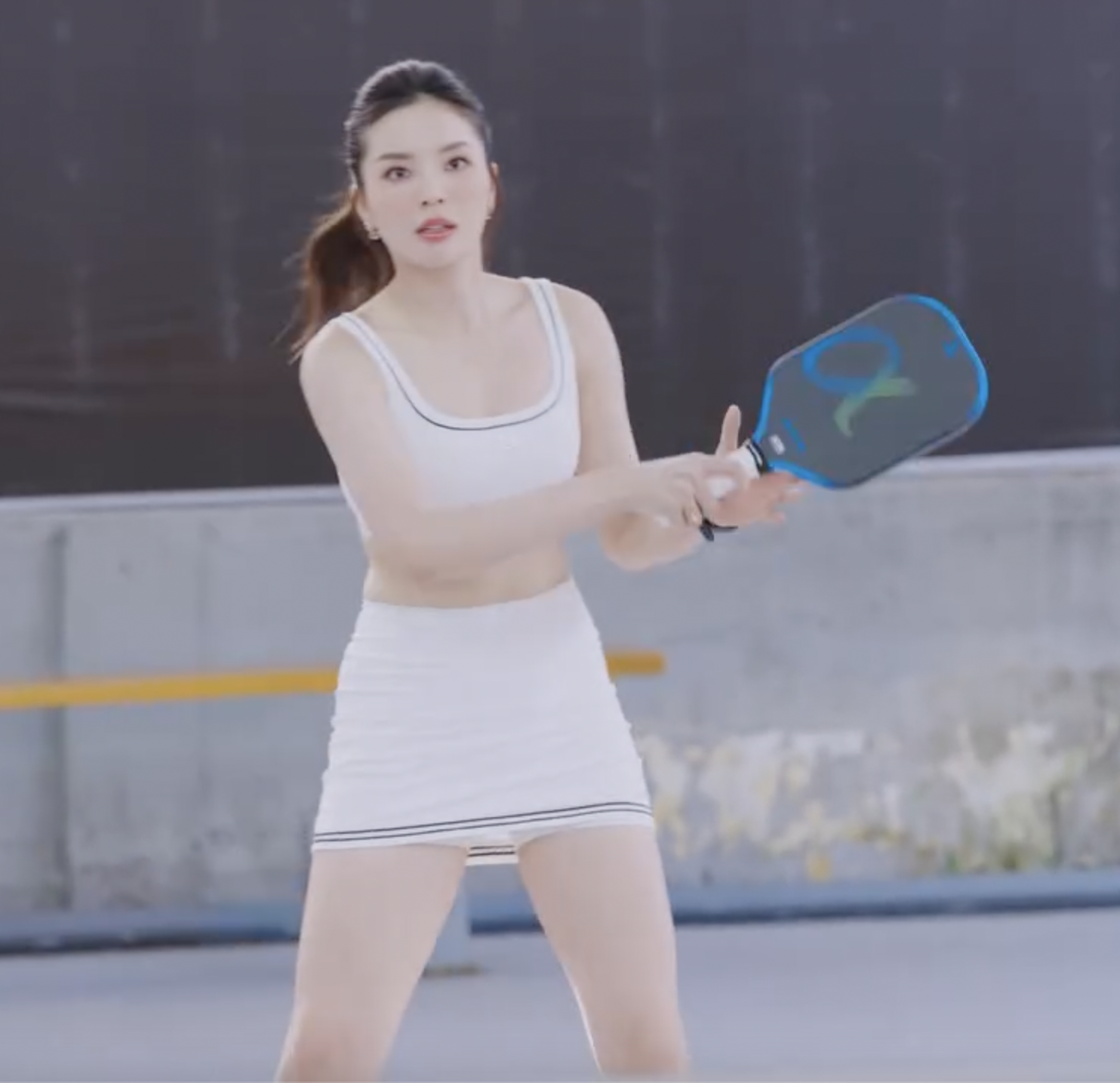 Đi học muộn nhưng thầy xịn khỏi bàn: Kỳ Duyên được Lý Hoàng Nam kèm cặp chơi pickleball, visual trắng phát sáng gây sốt MXH- Ảnh 6. Đi học muộn nhưng thầy xịn khỏi bàn: Kỳ Duyên được Lý Hoàng Nam kèm cặp chơi pickleball, visual trắng phát sáng gây sốt MXH- Ảnh 6.