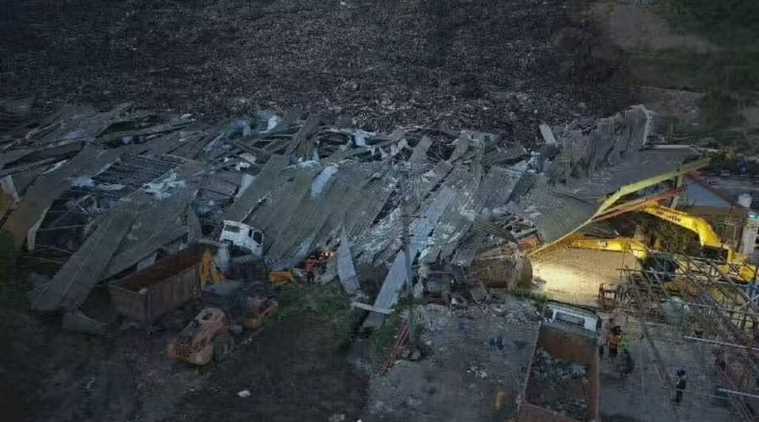 Sạt lở n&uacute;i r&aacute;c ở Cebu: 1 người tử vong, 38 mất t&iacute;ch - Ảnh 3.