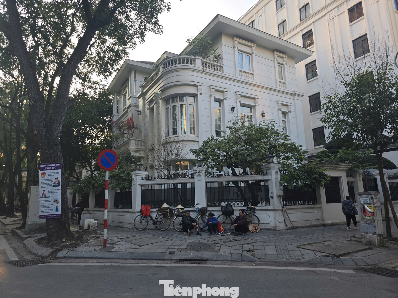 Biệt thự cổ H&agrave; Nội bị ph&aacute; dỡ x&acirc;y cao ốc g&acirc;y b&atilde;o dư luận - Ảnh 8.