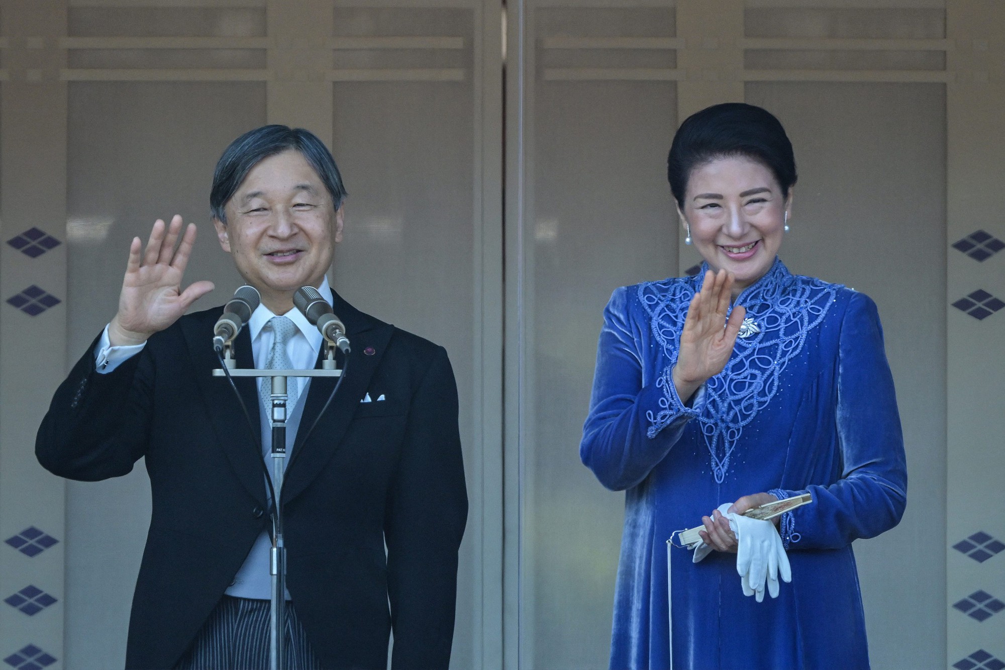 Câu chuyện tình yêu của Masako và Naruhito: Lời hứa bảo vệ đầy ý nghĩa - Ảnh 10. Câu chuyện tình yêu của Masako và Naruhito: Lời hứa bảo vệ đầy ý nghĩa - Ảnh 10.