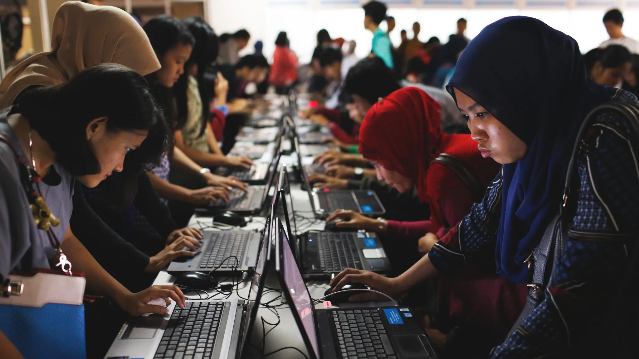 Báo Indonesia thắc mắc: