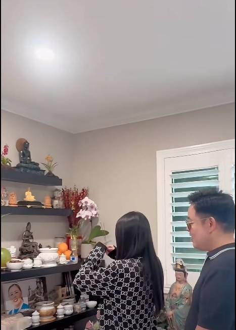 Nữ ca sĩ sang Mỹ đến nh&agrave; người đ&agrave;n &ocirc;ng SN 1979 gốc Huế từng lộ số dư hơn 31 tỷ - Ảnh 5.