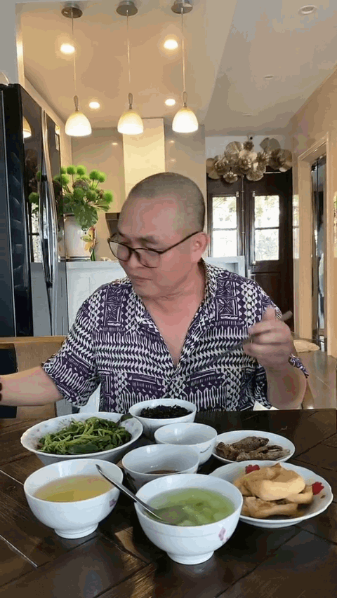 NSƯT Xu&acirc;n Hinh nghỉ hưu sớm ở tuổi 57 sống b&igrave;nh y&ecirc;n trong kh&ocirc;ng gian nghệ thuật - Ảnh 9.