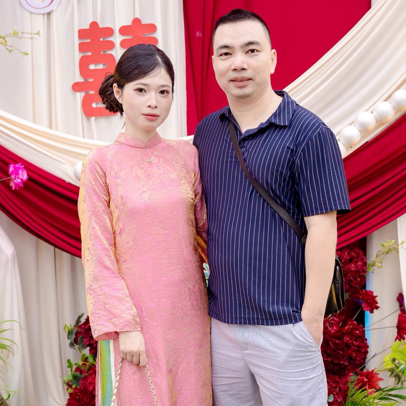 Người đ&agrave;n &ocirc;ng 40 tuổi ở Quảng Ninh chi 5 triệu/th&aacute;ng học m&uacute;a cổ trang biểu diễn cho vợ xem, kết quả bất ngờ - Ảnh 1.