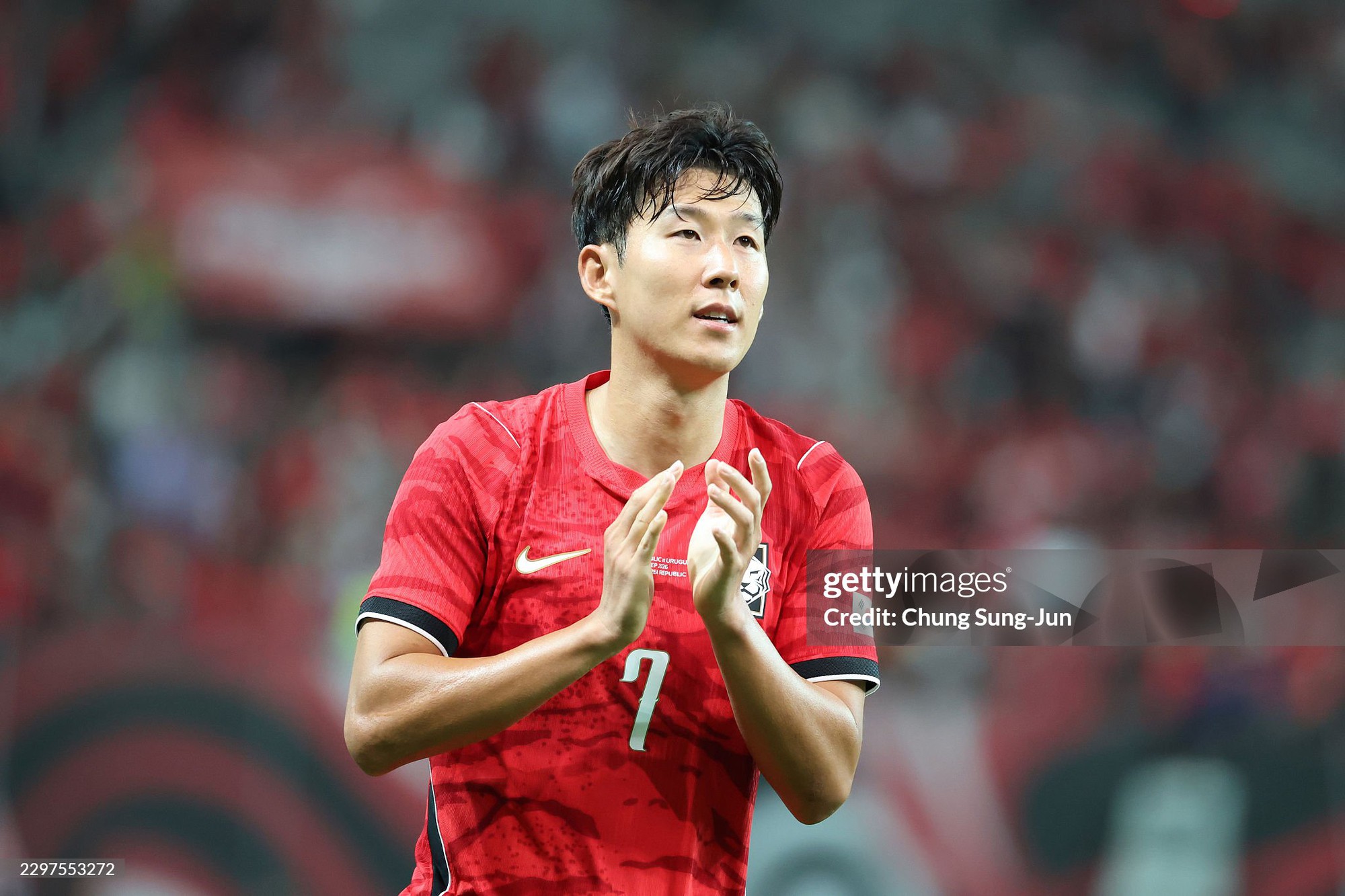 Asian Cup 2027: Đối thủ của tuyển Việt Nam trình làng hàng loạt “bom tấn” - Ảnh 2. Asian Cup 2027: Đối thủ của tuyển Việt Nam trình làng hàng loạt “bom tấn” - Ảnh 2.