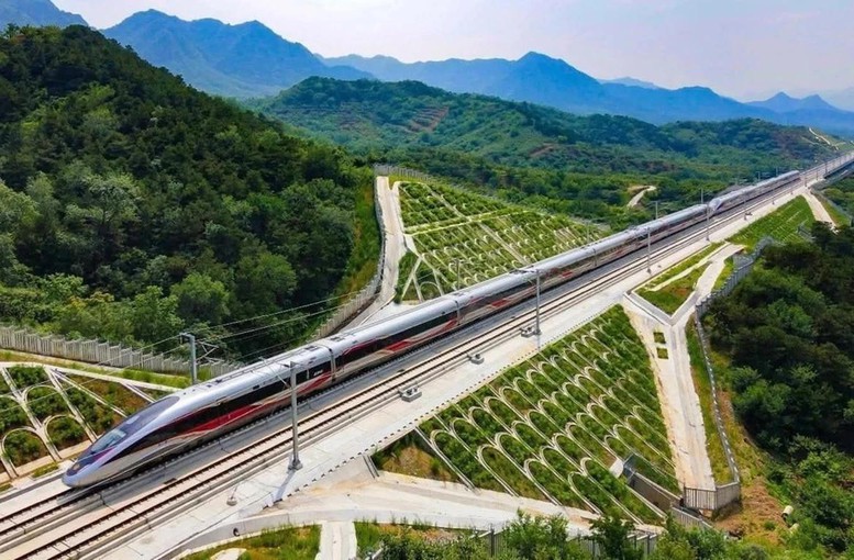 Đường sắt tốc độ cao: Từ làm chủ công nghệ đến xây dựng năng lực công nghiệp đường sắt - Ảnh 1.